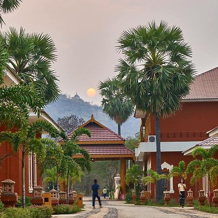 Westay @ Bagan Lotus Hotel Екстер'єр фото