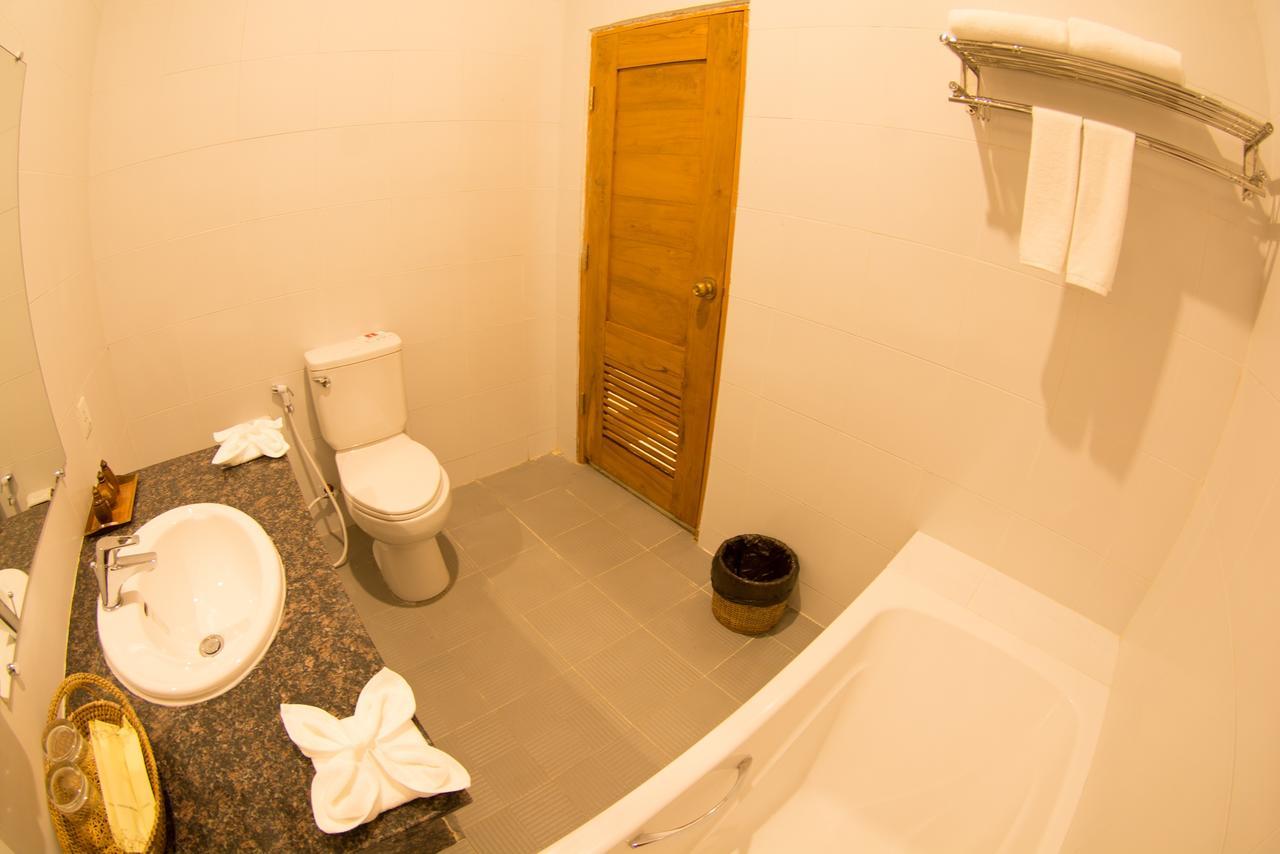 Westay @ Bagan Lotus Hotel Екстер'єр фото